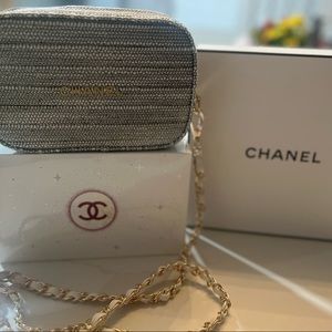 Chanel Holiday 2022 Beauty makeup pouch in Greige